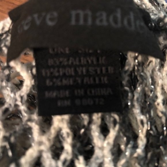 Steve Madden Grey Black & White Fishnet Infinity Crochet Scarf OS - Picture 6 of 6